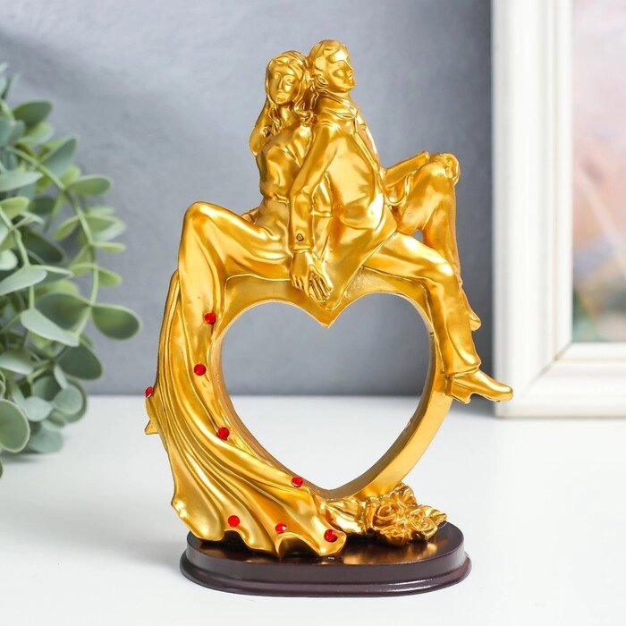 Сувенир полистоун "Влюблённые на сердце" золото с красным 15,5х10,5х6 см от компании Интернет - магазин Flap - фото 1