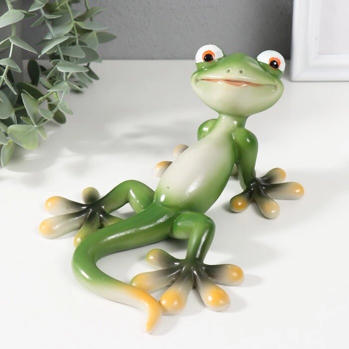 Сувенир полистоун "Зелёный геккон загорает" 18х14,5х8,5 см от компании Интернет - магазин Flap - фото 1