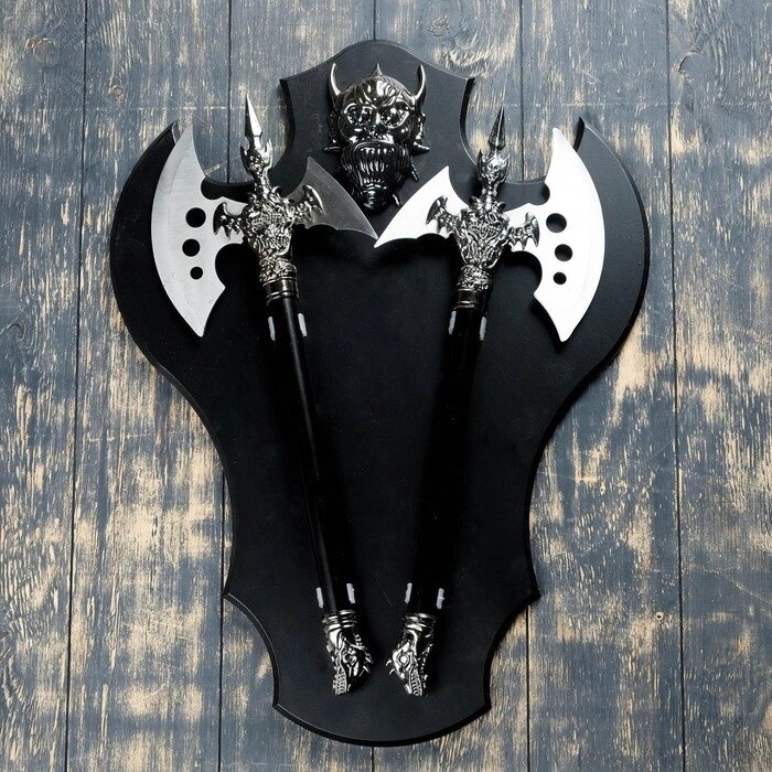 Сувенирное оружие " Топоры" на планшете с демоном, 45х57 см от компании Интернет - магазин Flap - фото 1