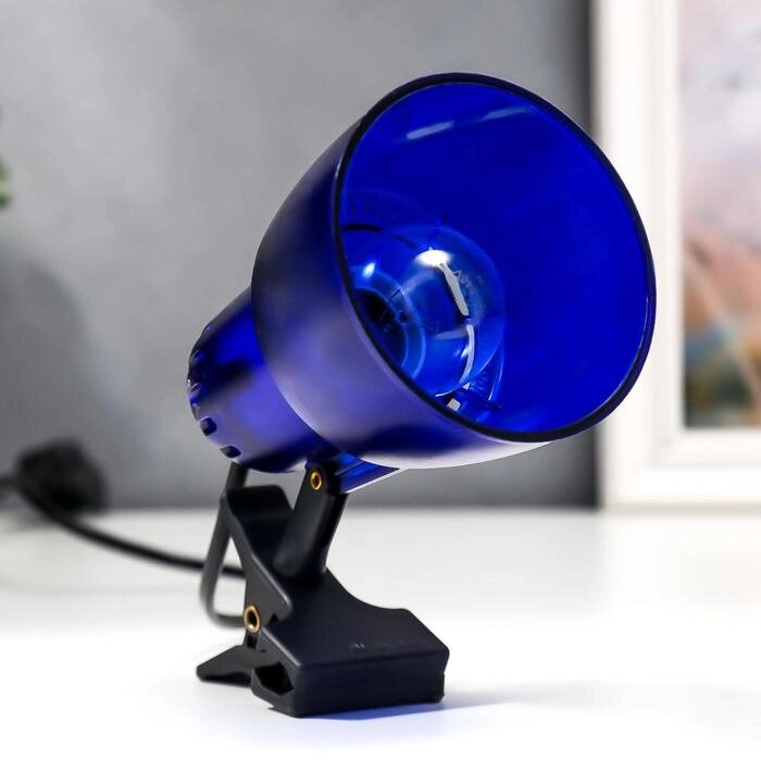 Светильник настольный на прищепке KT034В 1 лампа Е27 60Вт прозр. синий от компании Интернет - магазин Flap - фото 1