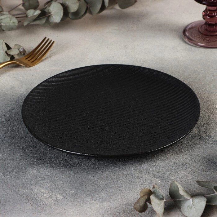Тарелка фарфоровая Magistro Line, d=20,5 см, цвет чёрный от компании Интернет - магазин Flap - фото 1