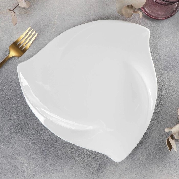 Тарелка фарфоровая треугольная Wilmax Ariela, d=25,5 см, цвет белый от компании Интернет - магазин Flap - фото 1