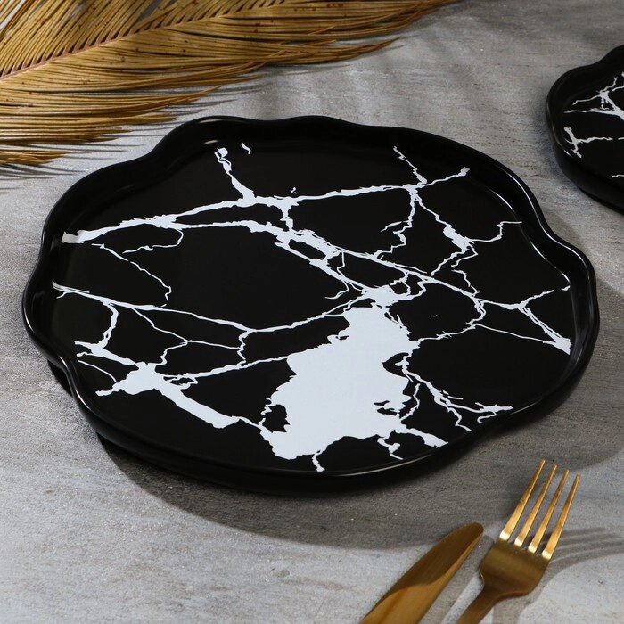 Тарелка керамическая «Черный мрамор», 27 см, цвет чёрный от компании Интернет - магазин Flap - фото 1