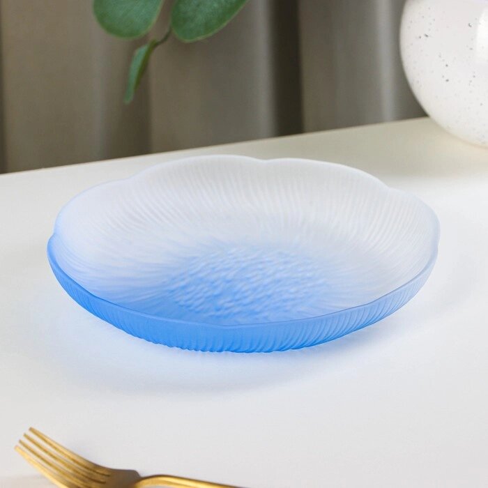 Тарелка стеклянная обеденная «Лотос», d=19,5 см, цвет синий от компании Интернет - магазин Flap - фото 1