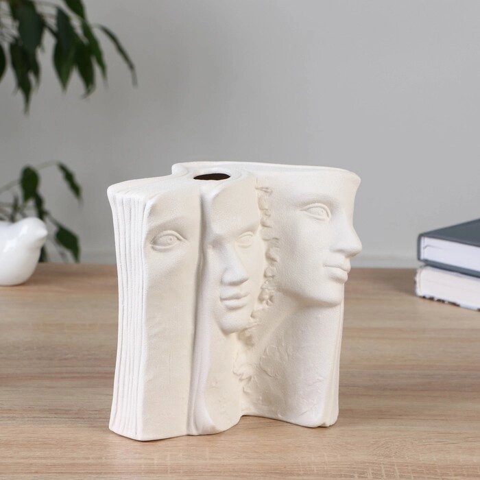 Ваза керамика настольная "Валентайн" притяжение, 16 см, белый от компании Интернет - магазин Flap - фото 1