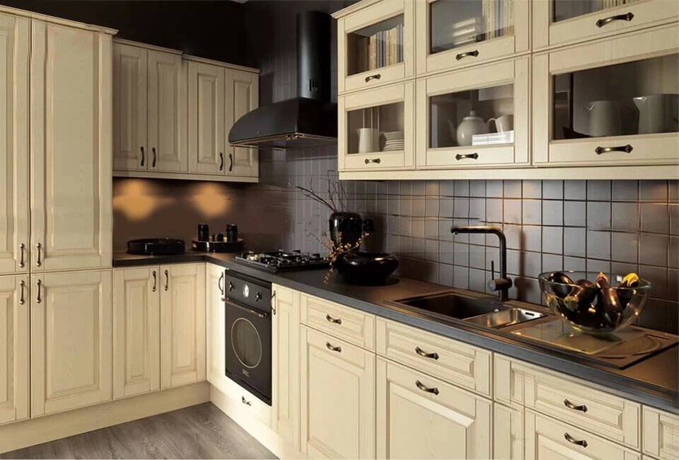 Кухонный гарнитур Патина 016 от компании ExpertMK - производство корпусной мебели - фото 1