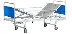 Кровать медицинская функциональная механическая со съемной парой колес КМФ2-01