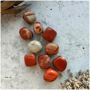 Галтованный натуральный камень Яшма красная (кубы). Упаковка 100 гр, фракция 15-20 мм.