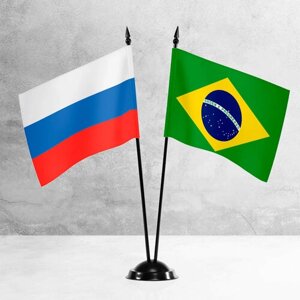 Настольные флаги России и Бразилии на пластиковой черной подставке