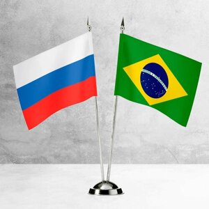 Настольные флаги России и Бразилии на пластиковой подставке под серебро