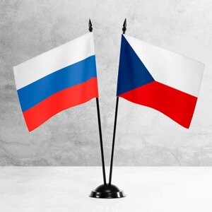 Настольные флаги России и Чехии на пластиковой черной подставке