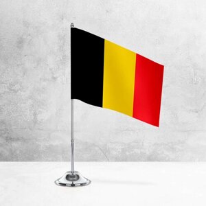 Настольный флаг Бельгии на металлической подставке под серебро