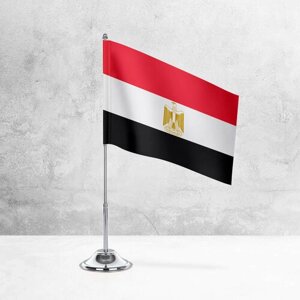 Настольный флаг Египта на металлической подставке под серебро