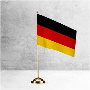 Настольный флаг Германии на пластиковой подставке под золото / Флажок Германии настольный 15x22 см. на подставке