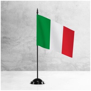 Настольный флаг Италии на пластиковой черной подставке