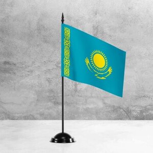 Настольный флаг Казахстана на пластиковой черной подставке