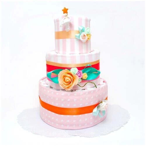 Нежный торт из подгузников и пеленок "Розовый сад" для новорожденной девочки. трехъярусный