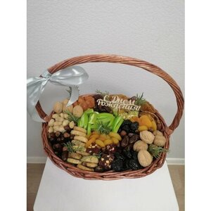 Подарочная корзина с букетом из сухофруктов и орехов "Сладости Востока"набор для женщины мужчины на день рождения KupiTrend
