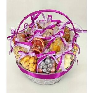 Подарочная корзина с орехами и сухофруктами (фиолетовая)
