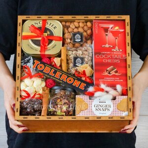 Подарочный набор для женщины со сладостями и чаем ART-Box артишок №2208