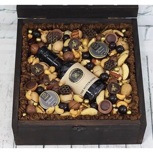 Подарочный набор орехи и сухофрукты #740 / Вкусный подарок на день рождения / Съедобный подарочный набор