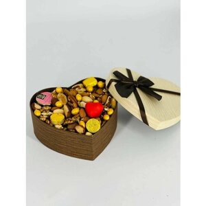 Подарочный набор орехов с медом ко дню всех влюбленных и 8 марта