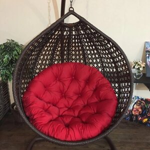 Подвесное кресло Арриба Кантри на металлической стойке коричневое с круглой красной подушкой