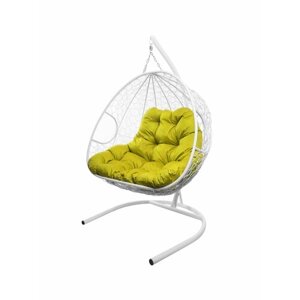 Подвесное кресло из ротанга "Для двоих" белое с жёлтой подушкой M-GROUP