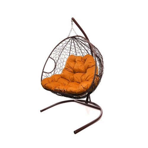 Подвесное кресло из ротанга "Для двоих" коричневое с оранжевой подушкой M-GROUP
