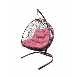 Подвесное кресло из ротанга "Для двоих" коричневое с розовой подушкой M-GROUP