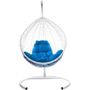 Подвесное кресло из ротанга "Капля" белое с синей подушкой M-Group