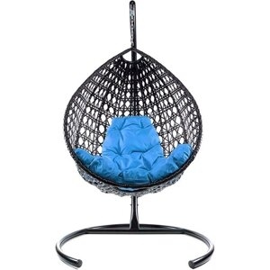 Подвесное кресло из ротанга "Капля Люкс" чёрное с голубой подушкой M-Group