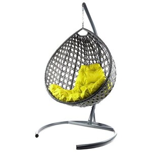 Подвесное кресло из ротанга "Капля Люкс" серое с жёлтой подушкой M-Group