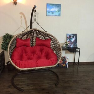 Подвесное кресло Сомбреро кантри на металлической бежево-коричневой стойке с красной подушкой
