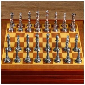 Шахматные фигуры сувенирные, h короля-8 см, пешки-5.6 см. d-2 см
