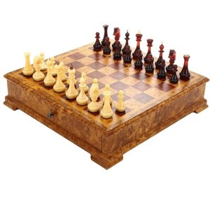 Шахматный ларец из березового капа с янтарными фигурами 43х43 см