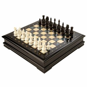 Шахматный ларец с натуральным перламутром и фигурами из кости и дерева 45х45 см
