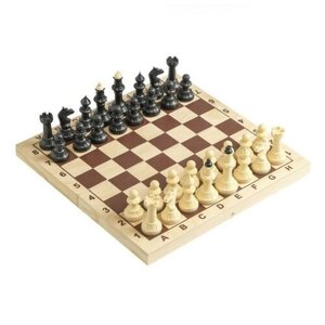 Шахматы (доска дерево 30х30 см, фигуры пластик, король h-7см)