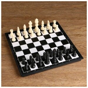 Шахматы, доска пластик 31 x 31 см, король 8 см, пешка 3.8 см