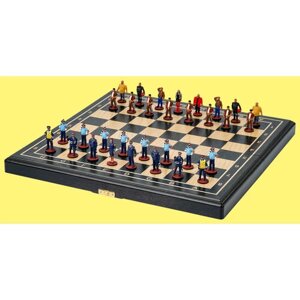 Шахматы Гаишники и нарушители (доска морёный дуб, размер клетки 4 см)