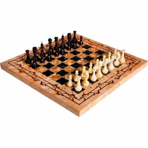Шахматы из карельской березы и янтаря "Готика"