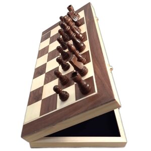 Шахматы магнитные с деревянной доской 40 см.