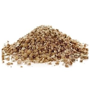 Вермикулит в гранулах, 83 л. Средство предназначено для сохранения влаги и тепла внутри грунта и защиты от перегрева при добавлении в почву удобрения.