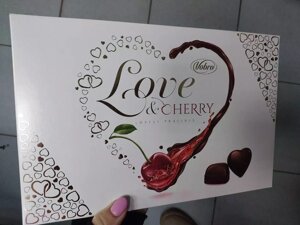Шоколадные конфеты Vobro LOVE CHERRY в алкоголе 300 г