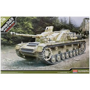 13522 Academy Немецкая САУ StuG IV Sd. Kfz. 167 (Ver. Early) (1:35)