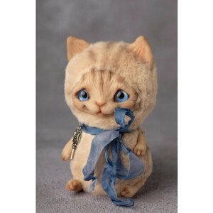 Авторская игрушка "Котик с голубыми глазками" ручная работа, интерьерная