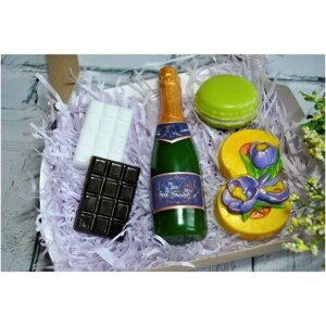 Формы для мыла к 8 марта "Шоколад, Шампанское, Макарон, 8-ка крокусы"