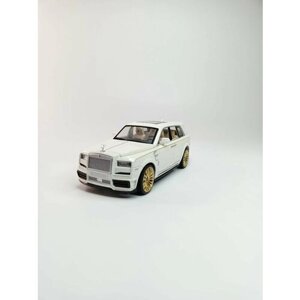 Коллекционная машинка игрушка металлическая Rolls Royce Сullinan для мальчиков масштабная модель 1:24 белый