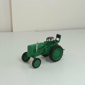 Коллекционная модель трактора Hachette ХТЗ-7, зеленый, 1:43