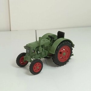 Коллекционная модель трактора Hachette IFA RS 04/30, зеленый, 1:43